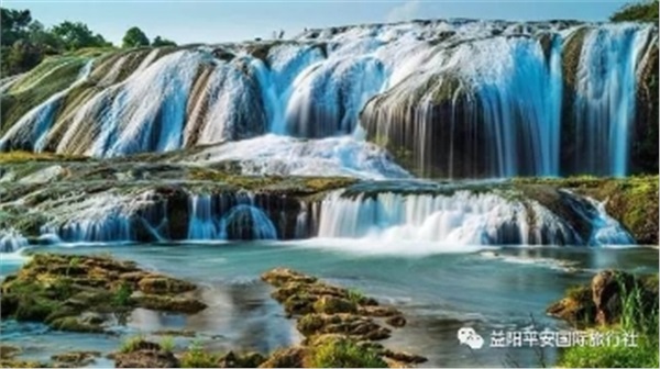 貴州黃果樹大瀑布、梵凈山、西江千戶苗寨、荔波大小七孔、鎮(zhèn)遠(yuǎn)古城遵義會(huì)議會(huì)址、息烽集中營(yíng)汽車七日游