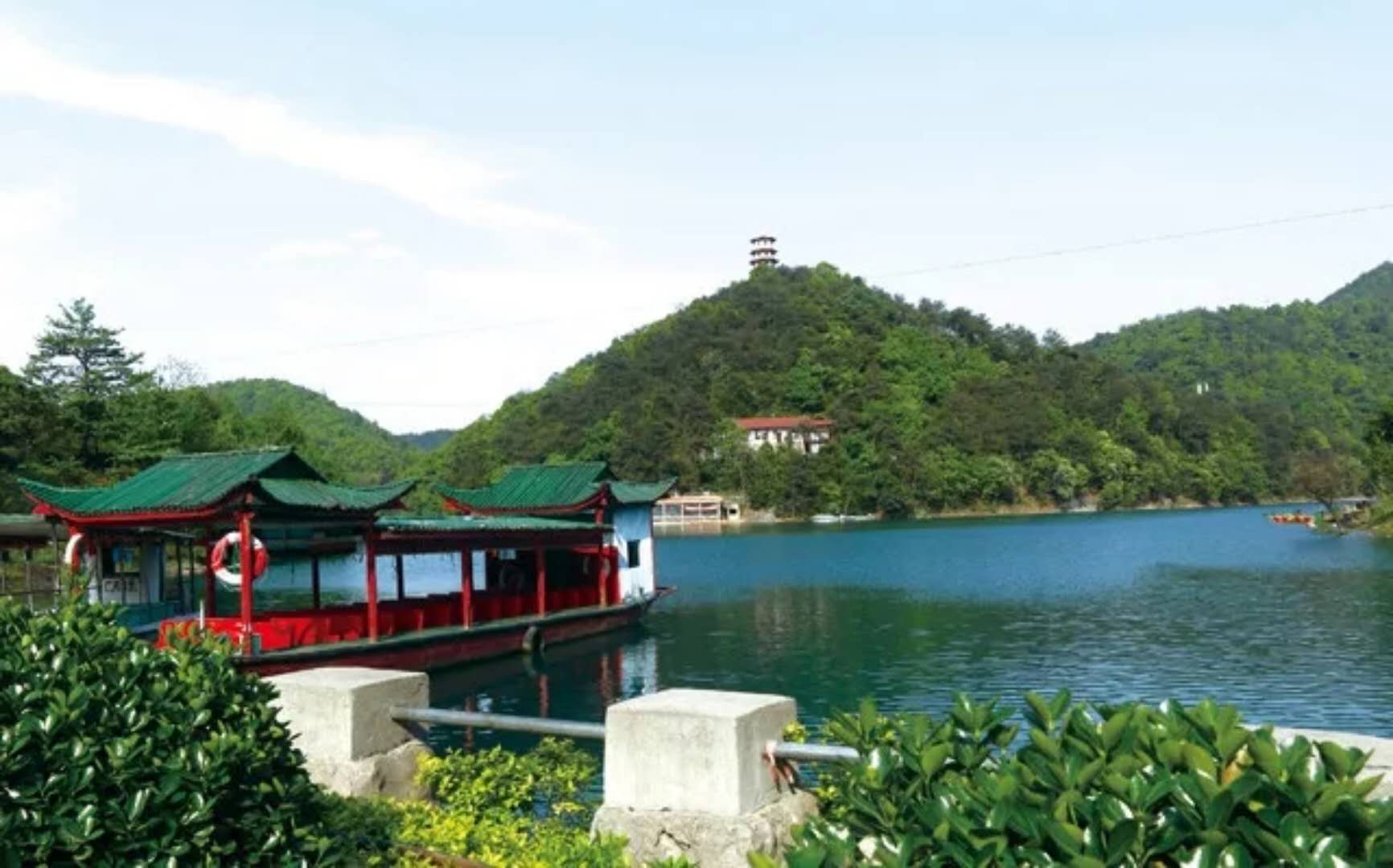 長沙石燕湖天空玻璃廊橋一日游 長沙石燕湖天空玻璃廊橋一日游